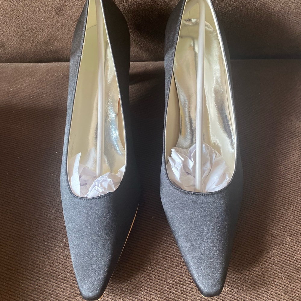 Black Satin Women’s Pumps
